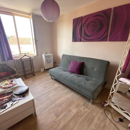 Gueugnon Chambres D'Hote Au Chapeau Claque Cabaret מראה חיצוני תמונה