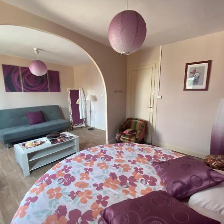 Gueugnon Chambres D'Hote Au Chapeau Claque Cabaret מראה חיצוני תמונה