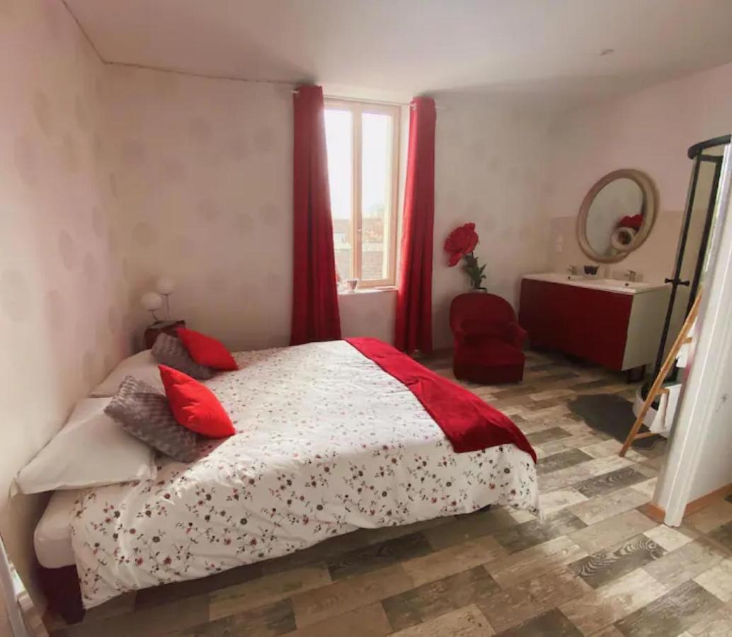 Gueugnon Chambres D'Hote Au Chapeau Claque Cabaret מראה חיצוני תמונה