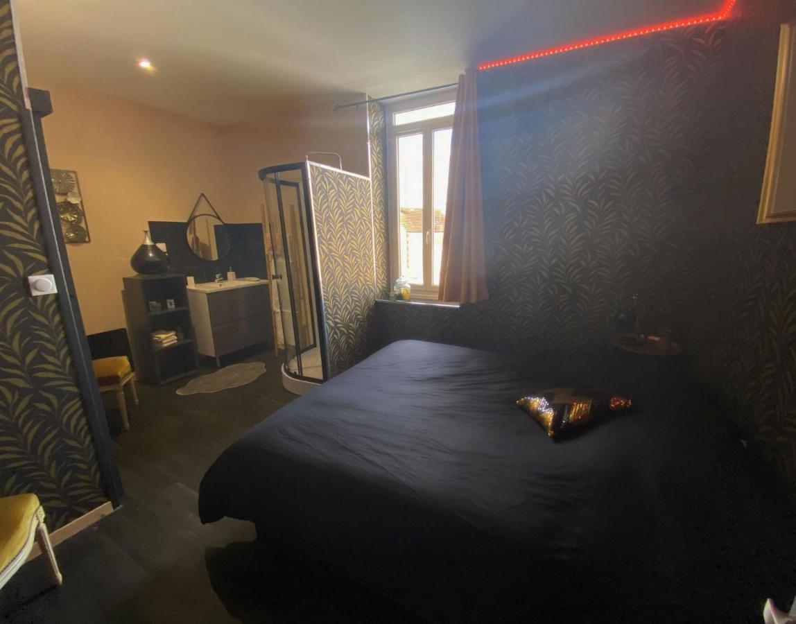 Gueugnon Chambres D'Hote Au Chapeau Claque Cabaret מראה חיצוני תמונה