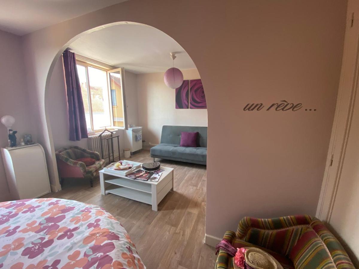Gueugnon Chambres D'Hote Au Chapeau Claque Cabaret מראה חיצוני תמונה